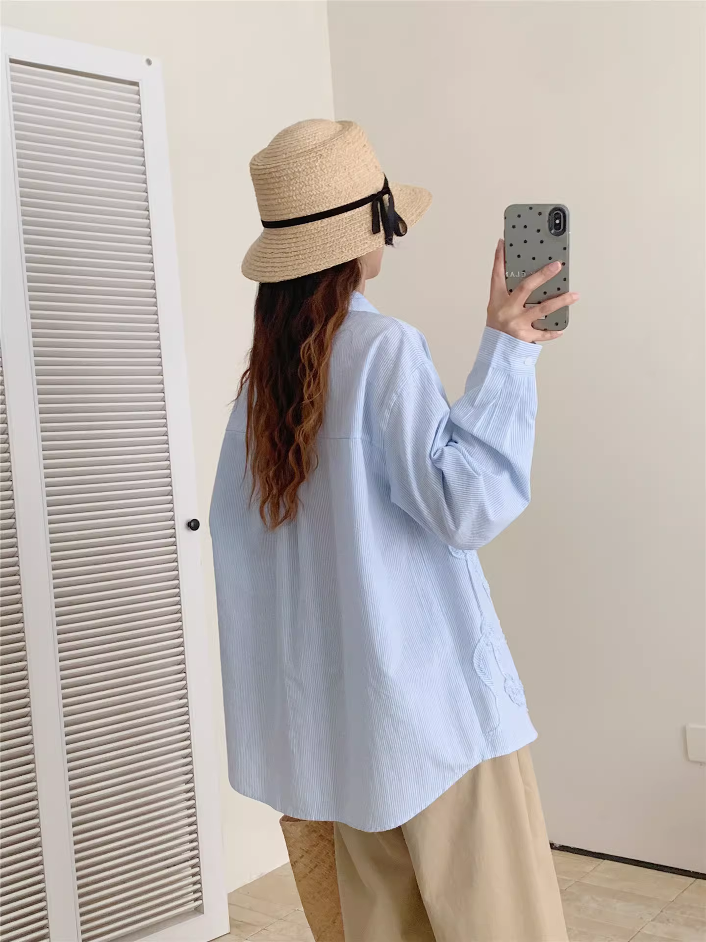 Áo sơ mi cotton hoa vintage mùa thu Dream Box 2025, cổ trụ, tay áo dài, dáng rộng, kẻ sọc.