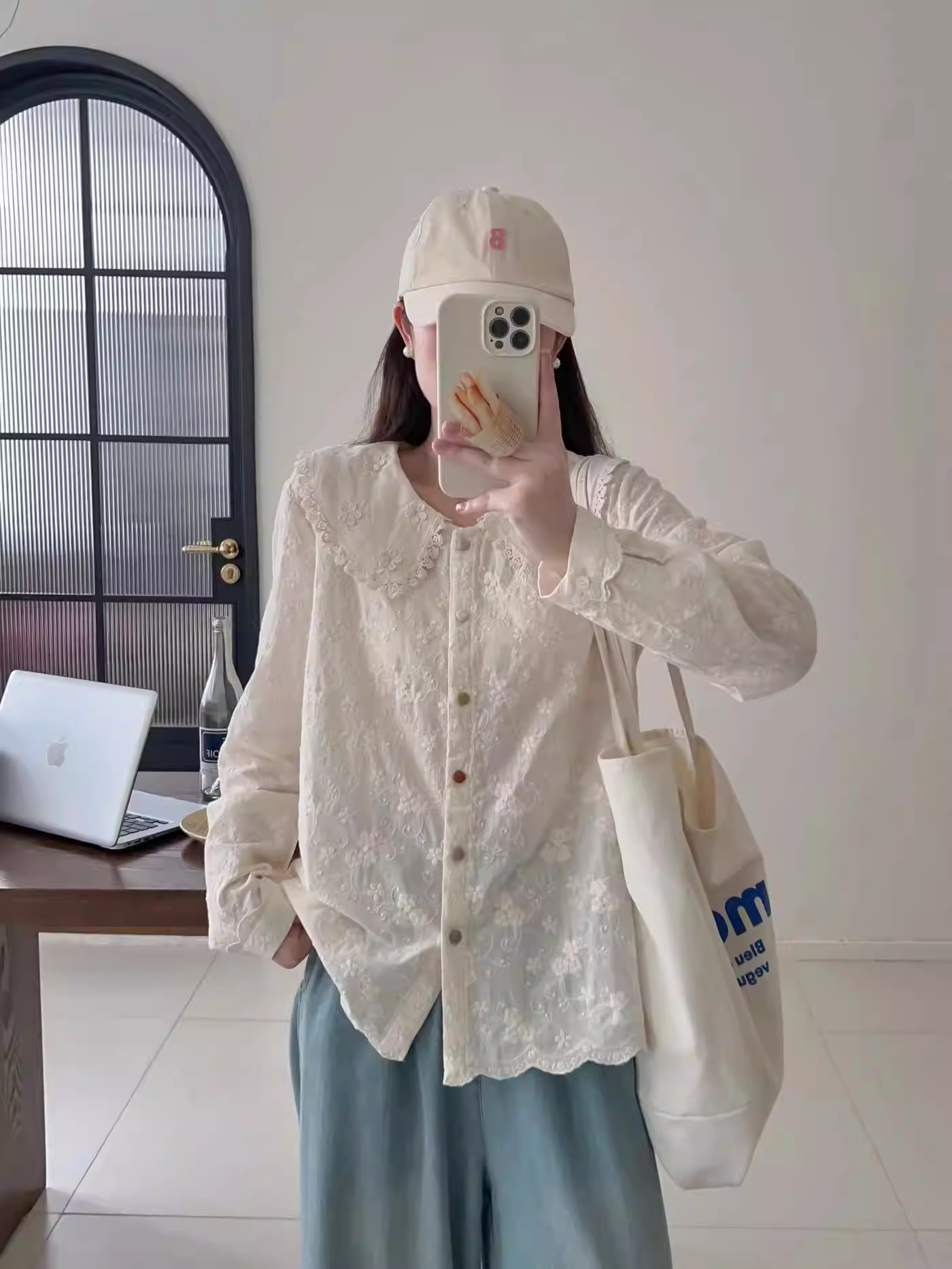 Áo sơ mi cotton thêu hoa nhỏ tay dài cổ búp bê dáng rộng nhiều màu sắc Dream Box Thu 2024