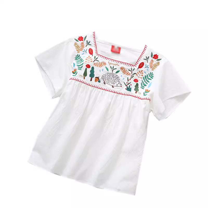 Áo sơ mi thêu hình con nhím rừng phong cách minh họa mới mùa hè 2024 Dream Box, cổ vuông, chất liệu cotton trắng