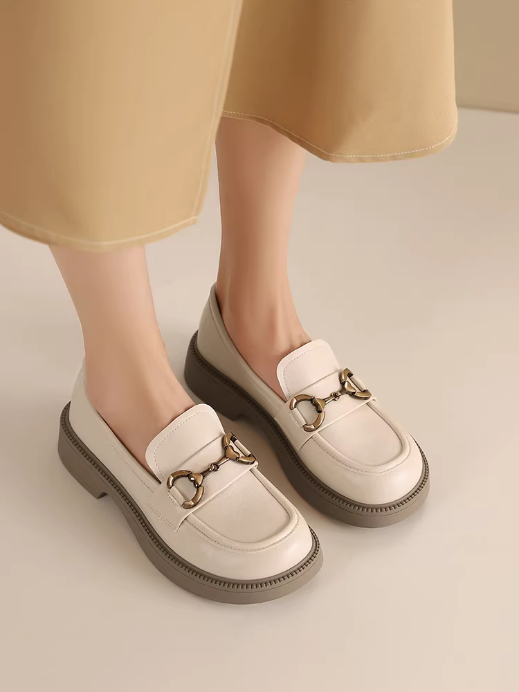 Giày da trắng Dadong dành cho nữ 2025, mẫu mới thu đông, mũi tròn, đa năng, giày đơn đế dày, kiểu lười, giày nữ