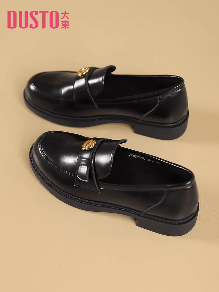 Giày da đen Dadong nữ 2025 mới thu đông, kiểu dáng hoa trà, đế xu vàng, đế dày, đa năng, giày JK nữ