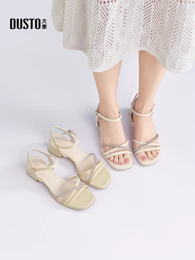 Dép đính đá sang trọng Dadong dành cho nữ, mẫu mới hè 2025, kiểu La Mã có quai, phối cùng chân váy, gót cao chunky.