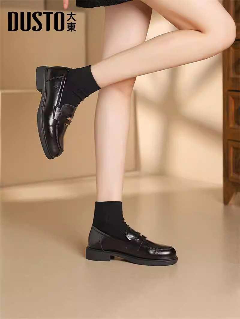 Giày da đen Dadong kiểu Nhật dành cho nữ, giày đơn phong cách JK, mẫu mới thu đông 2025, giày nữ đa năng đế dày kiểu xu tiền.