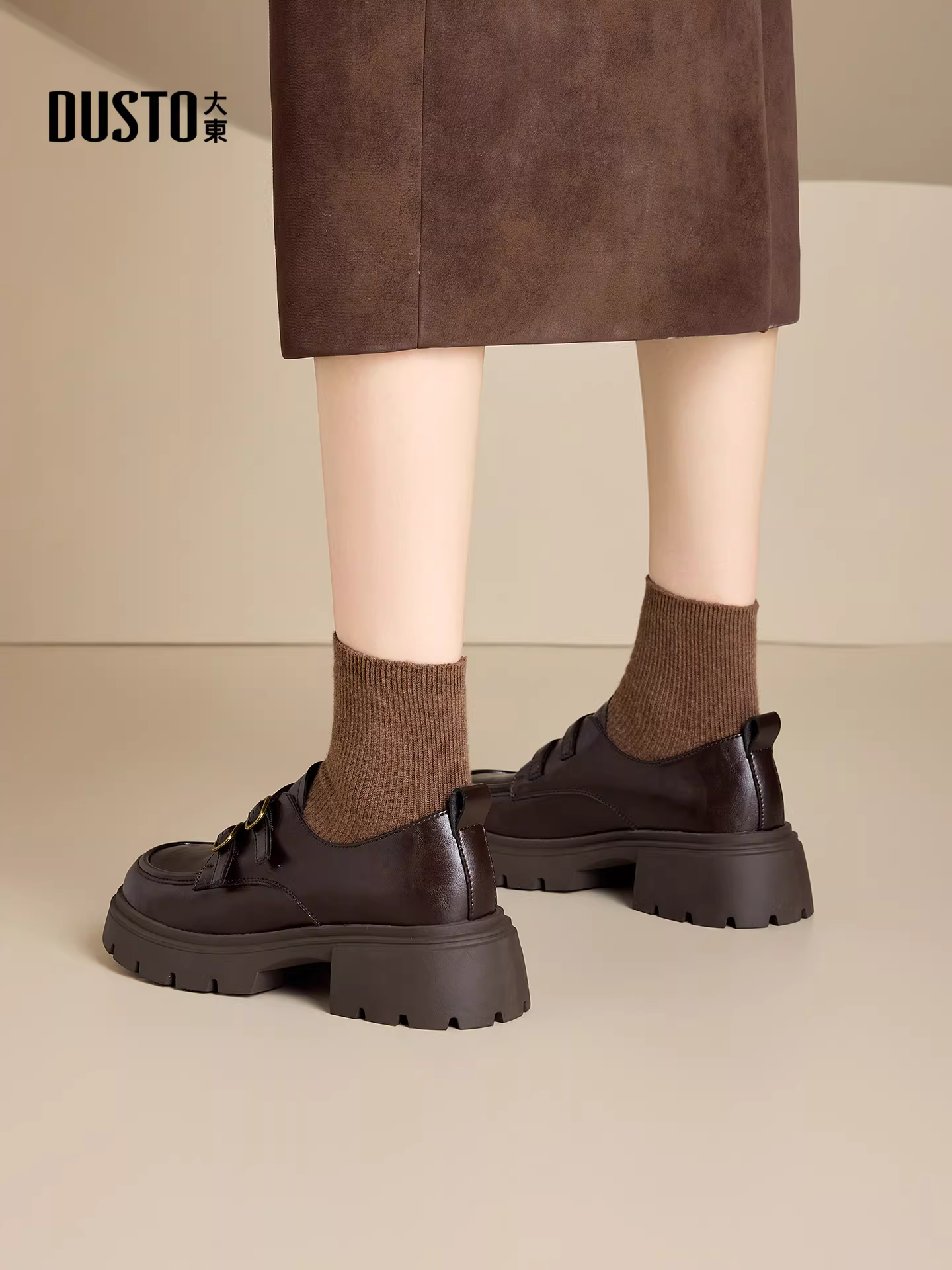 Giày lười nữ kiểu mới mùa đông 2025, phối cùng chân váy, giày đơn cổ sâu, giày nữ đế dày gót cao, giày da nhỏ kiểu retro.