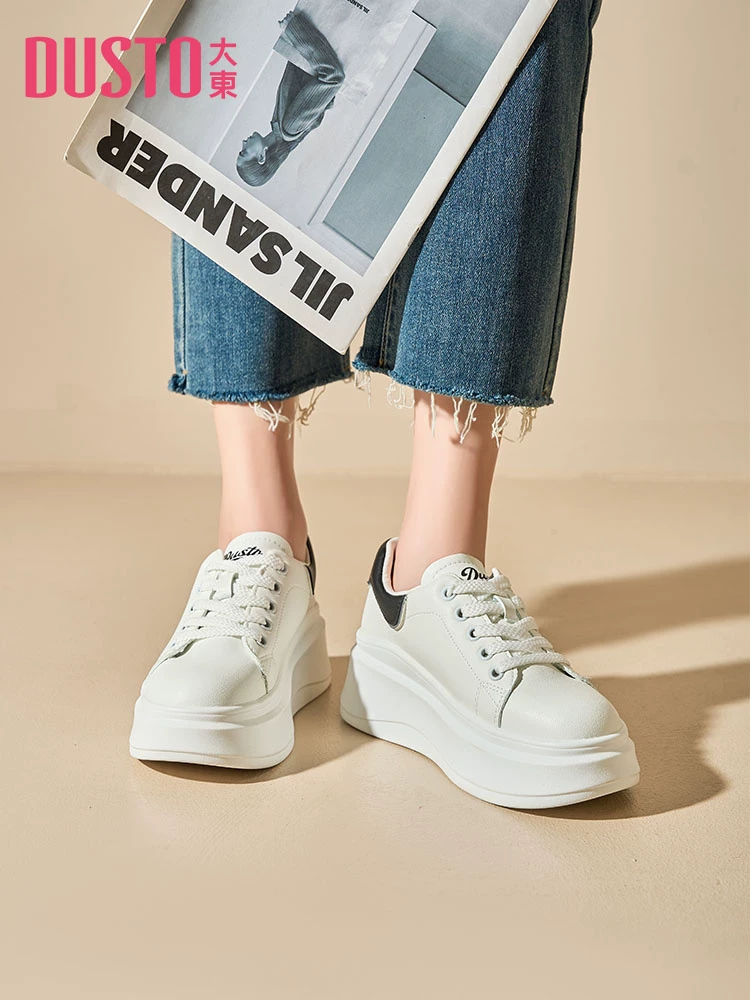 Giày thể thao Dadong nữ 2025 kiểu mới, giày mùa thu đông phổ biến, giày đế dày đế bằng đa năng, giày trắng McQueen
