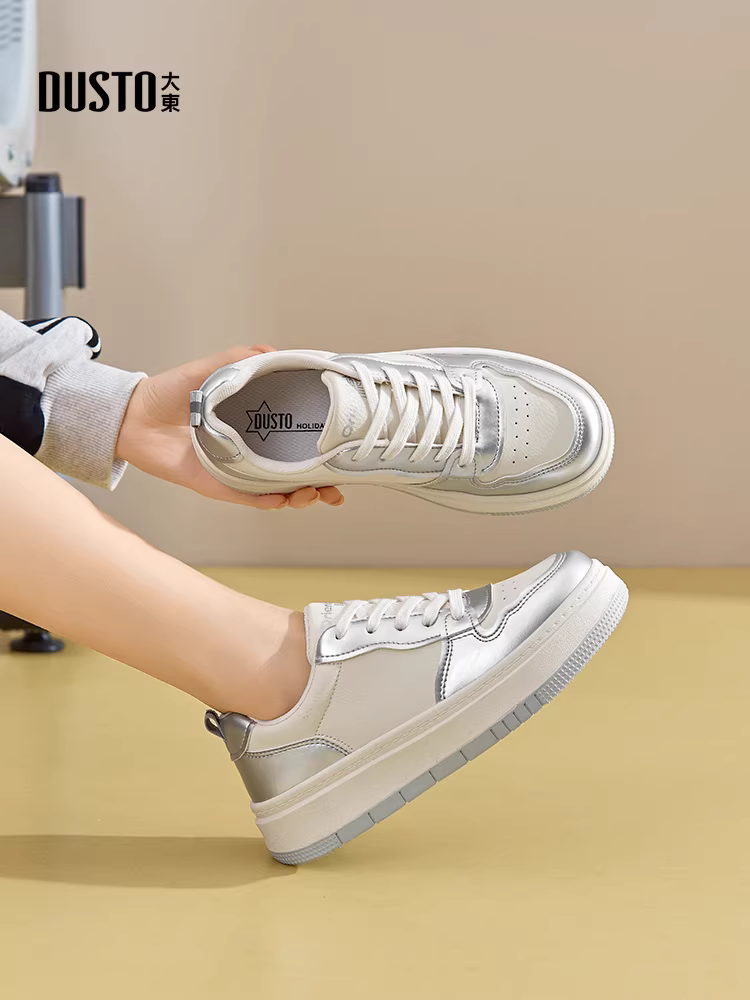 Giày thể thao Dadong nữ mùa thu đông 2025, giày nữ đế dày, dây buộc, đa năng, màu trắng, thời trang, giày thể thao.