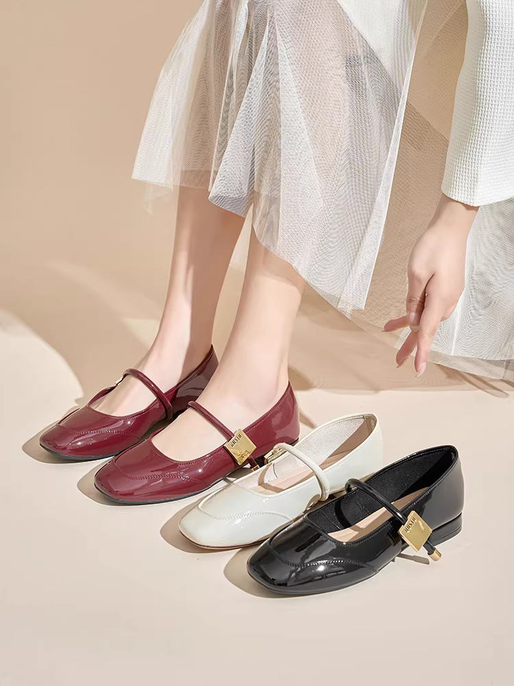 Giày Mary Jane đế thô Dadong dành cho nữ, kiểu dáng thu mới 2025, giày đơn mũi vuông sang trọng và thanh lịch, giày da đen đa năng.