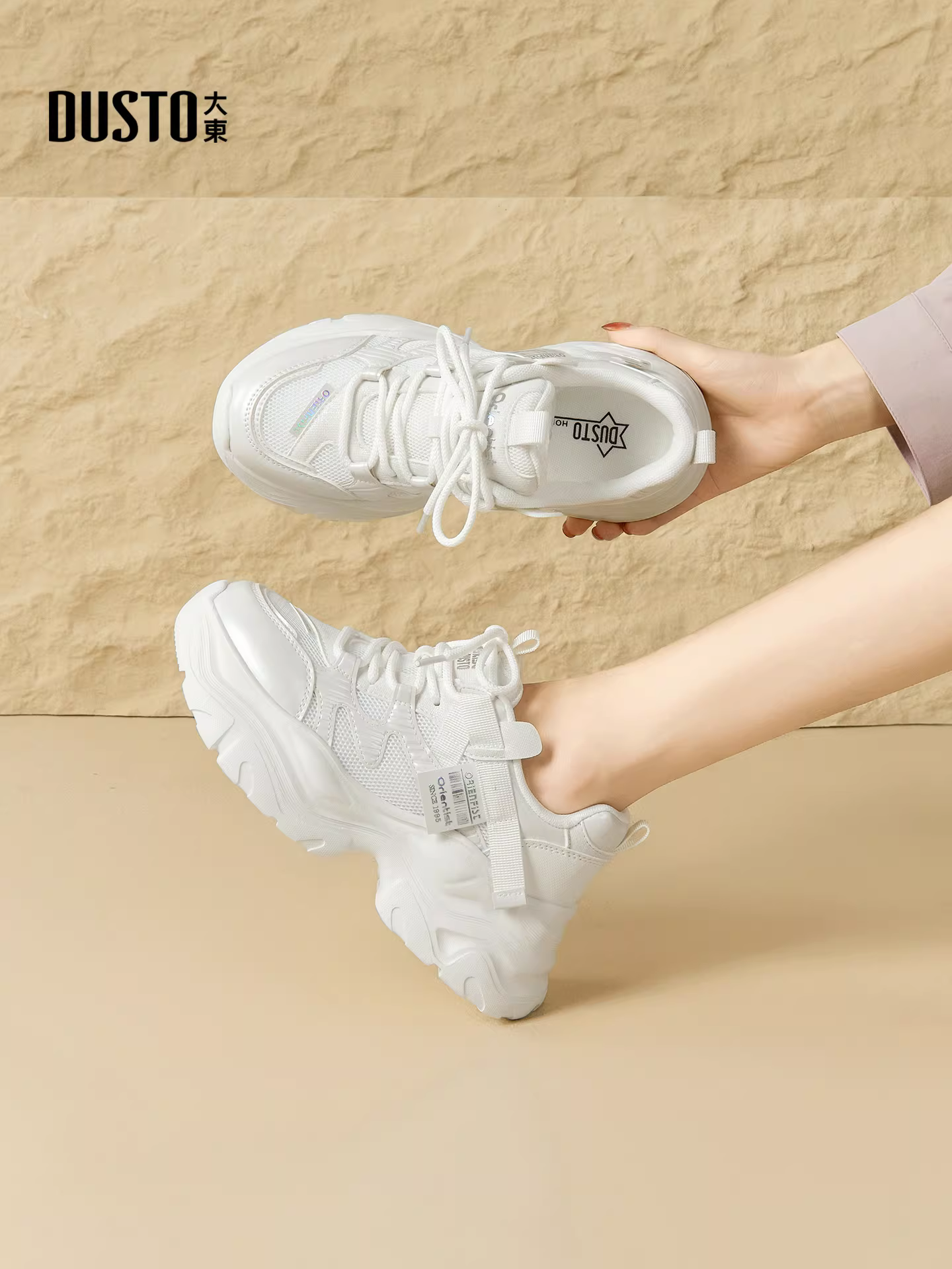 Giày thể thao đế bánh mì nữ 2025 mẫu thu đông mới, giày rất thời trang dành cho nữ nhỏ nhắn, giày thể thao thường ngày.