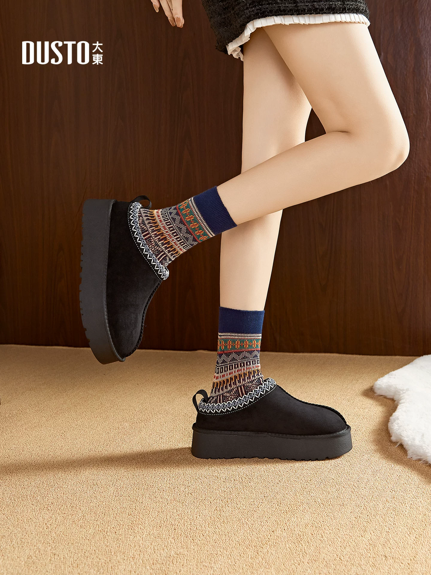 Giày bốt tuyết đế dày Dadong kiểu nửa dép dành cho nữ, giày mùa đông ngoài trời mới năm 2025, giày lót lông ấm áp bằng vải cotton.