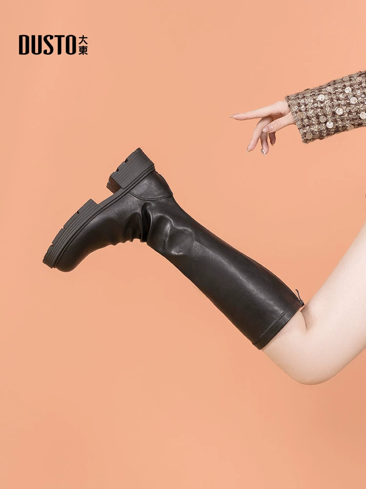 Giày bốt đế dày Dadong dành cho nữ 2025, mẫu mới thu đông, lót lông cừu, kiểu dáng ôm sát, xếp ly, cổ cao, kiểu đi xe.