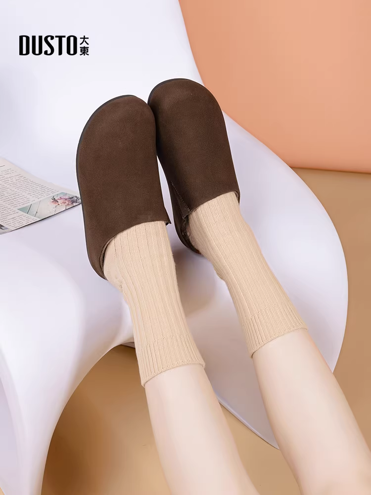 Đôi dép lê nữ đế kín, kiểu xỏ ngón, lót lông cừu, dành cho mùa thu đông 2025, dép bông ấm áp để đi ngoài trời vào mùa đông.