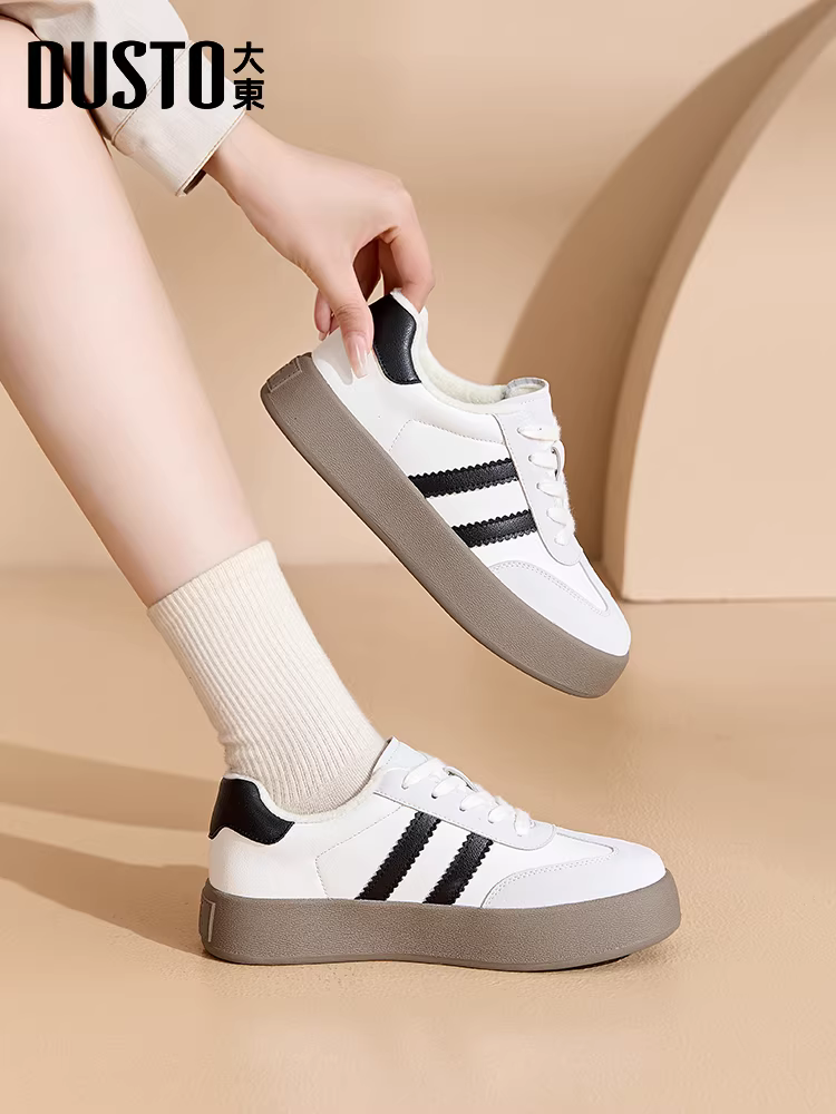 Giày thể thao nữ đế dày, mẫu mới thu đông 2025, giày thể thao lót lông, giày trắng đa năng.