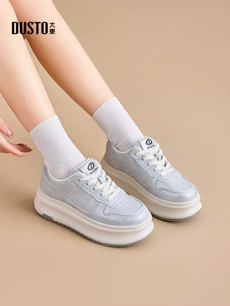 Giày thể thao nữ đế dày màu trắng phối chân váy, giày thể thao trắng mùa thu đông 2025 mới, giày thể thao, giày tăng chiều cao