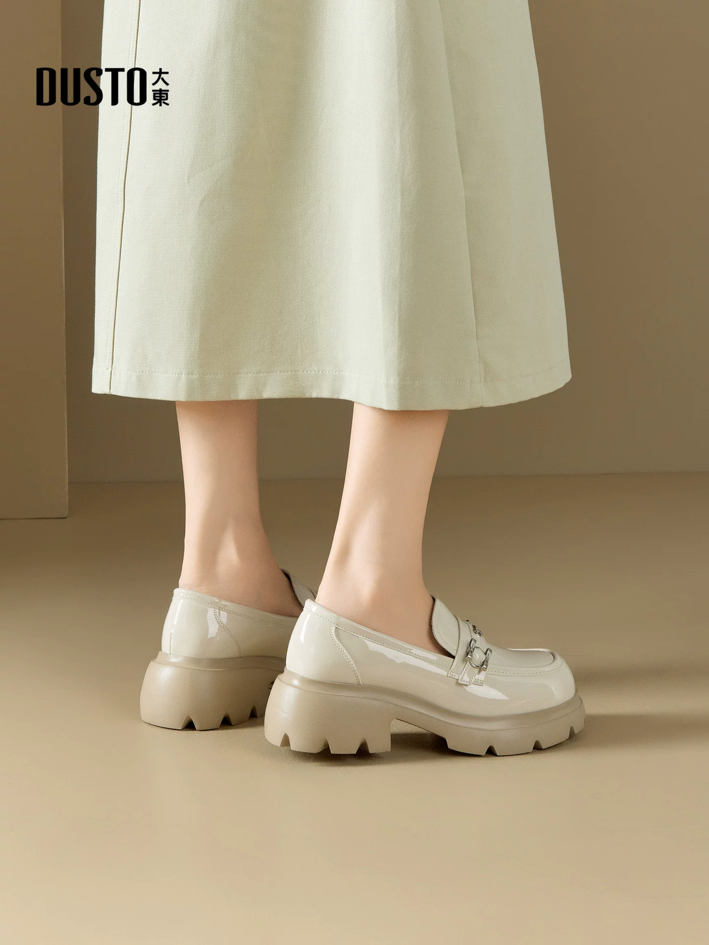 Giày lười đế dày màu đen Dadong dành cho nữ, mẫu mới thu đông 2025, rất thời trang và thoải mái, kiểu Anh, giày da nhỏ gọn.