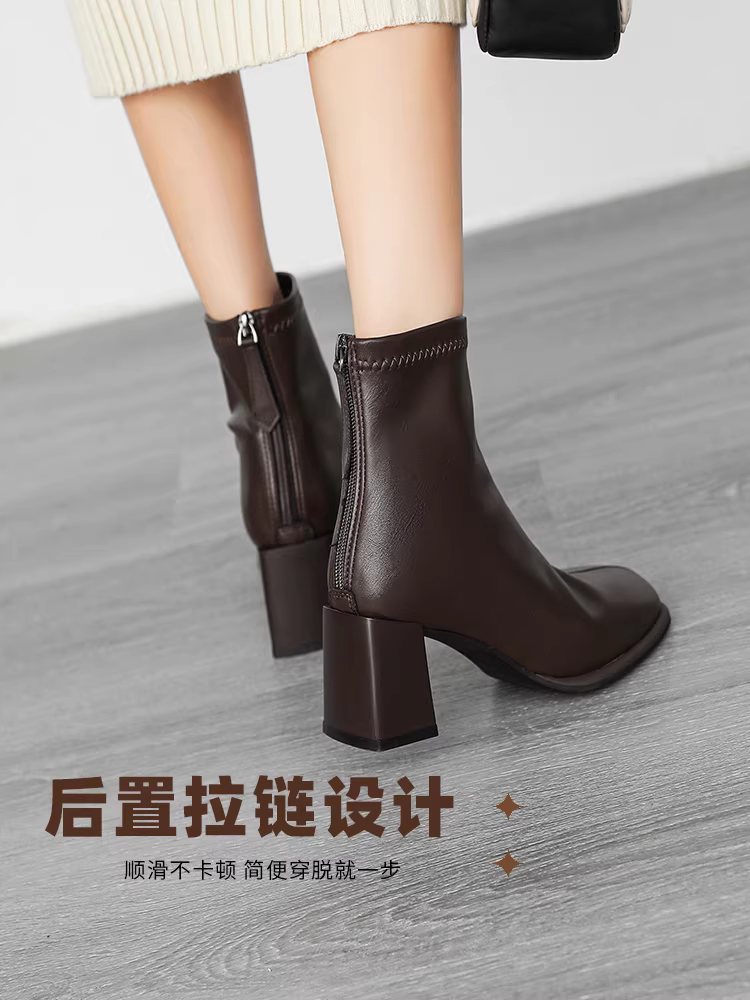 Giày bốt cao gót đế thô Dadong dành cho nữ, kiểu dáng mới phổ biến mùa thu đông 2025, lót lông cừu, kiểu dáng ôm sát, bốt Chelsea màu đen.