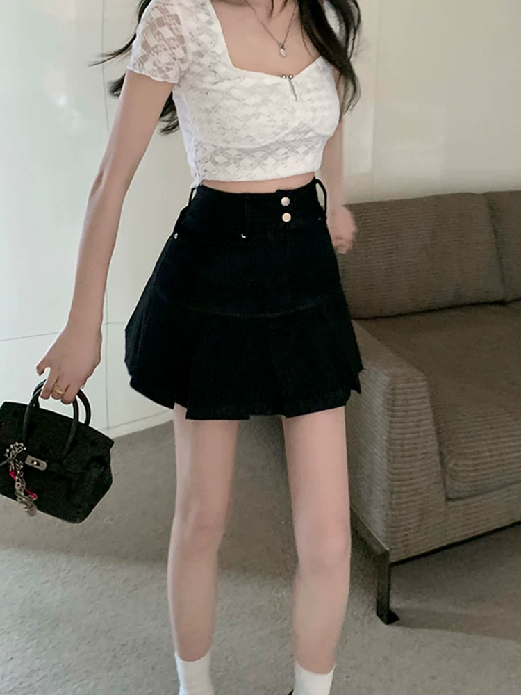 Cô gái hơi mũm mĩm mặc váy denim nửa thân, váy xếp ly cao eo dành cho nữ mùa hè, size lớn, che hông và giúp bạn trông thon gọn hơn.