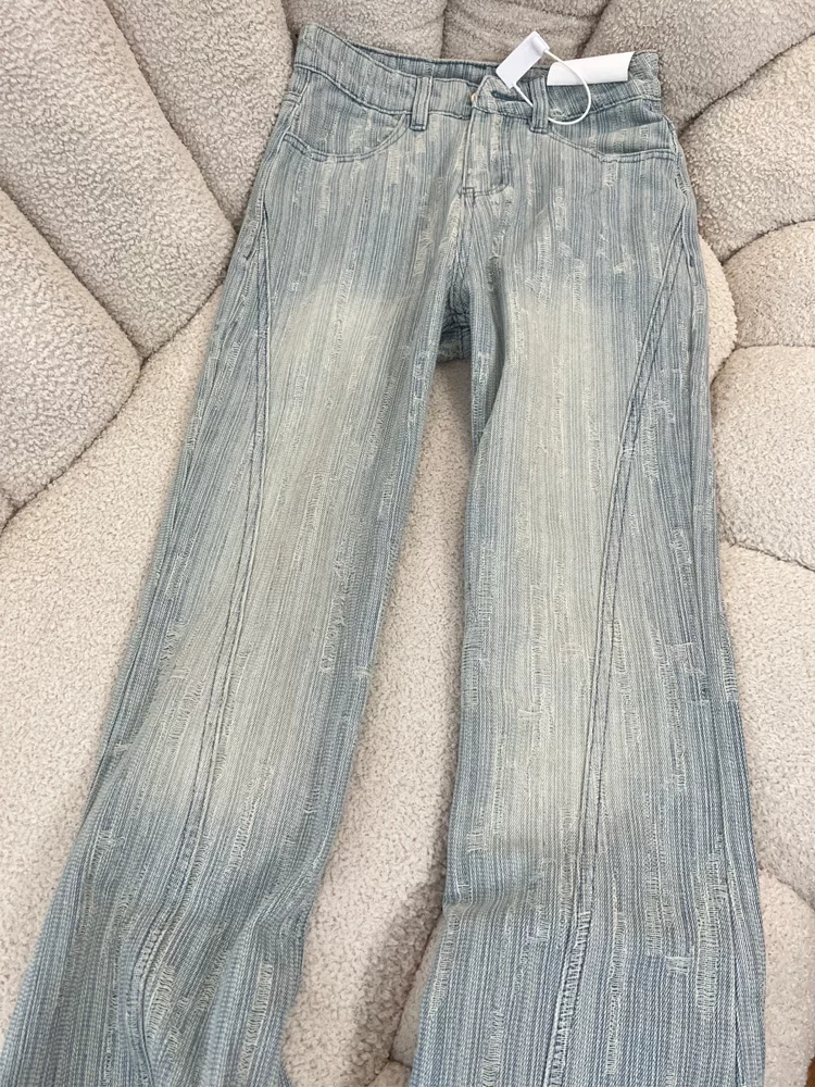 Quần jeans vải jacquard màu sáng dành cho nữ, thu đông 2025, size lớn, cạp cao, tôn dáng, không bó sát, kiểu dáng ống loe