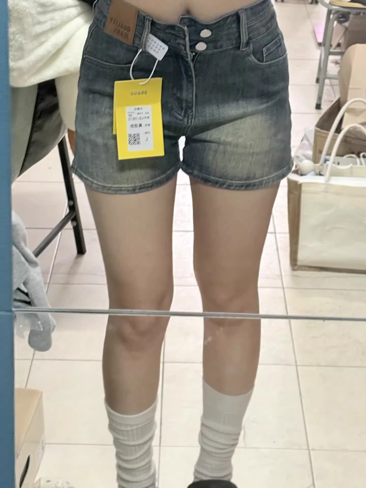 Quần short denim đen nữ, hè 2025, size lớn, cạp cao, co giãn, che hông, tôn dáng, dáng chữ A, quần ống rộng.