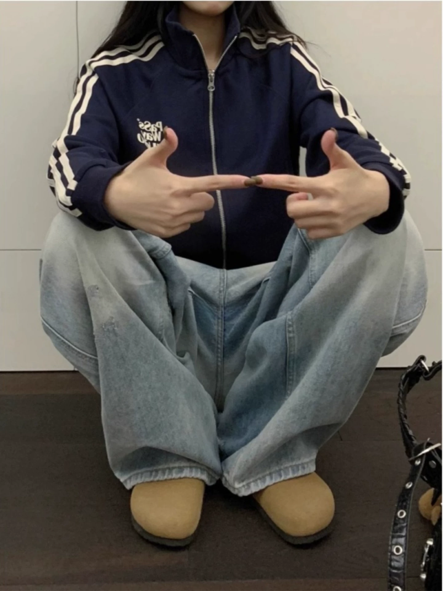 Quần jeans ống rộng màu xanh nhạt kiểu Mỹ dành cho nữ, thu đông 2025, size lớn, cạp cao, dáng rộng, tôn dáng, ống thẳng, dài chạm sàn