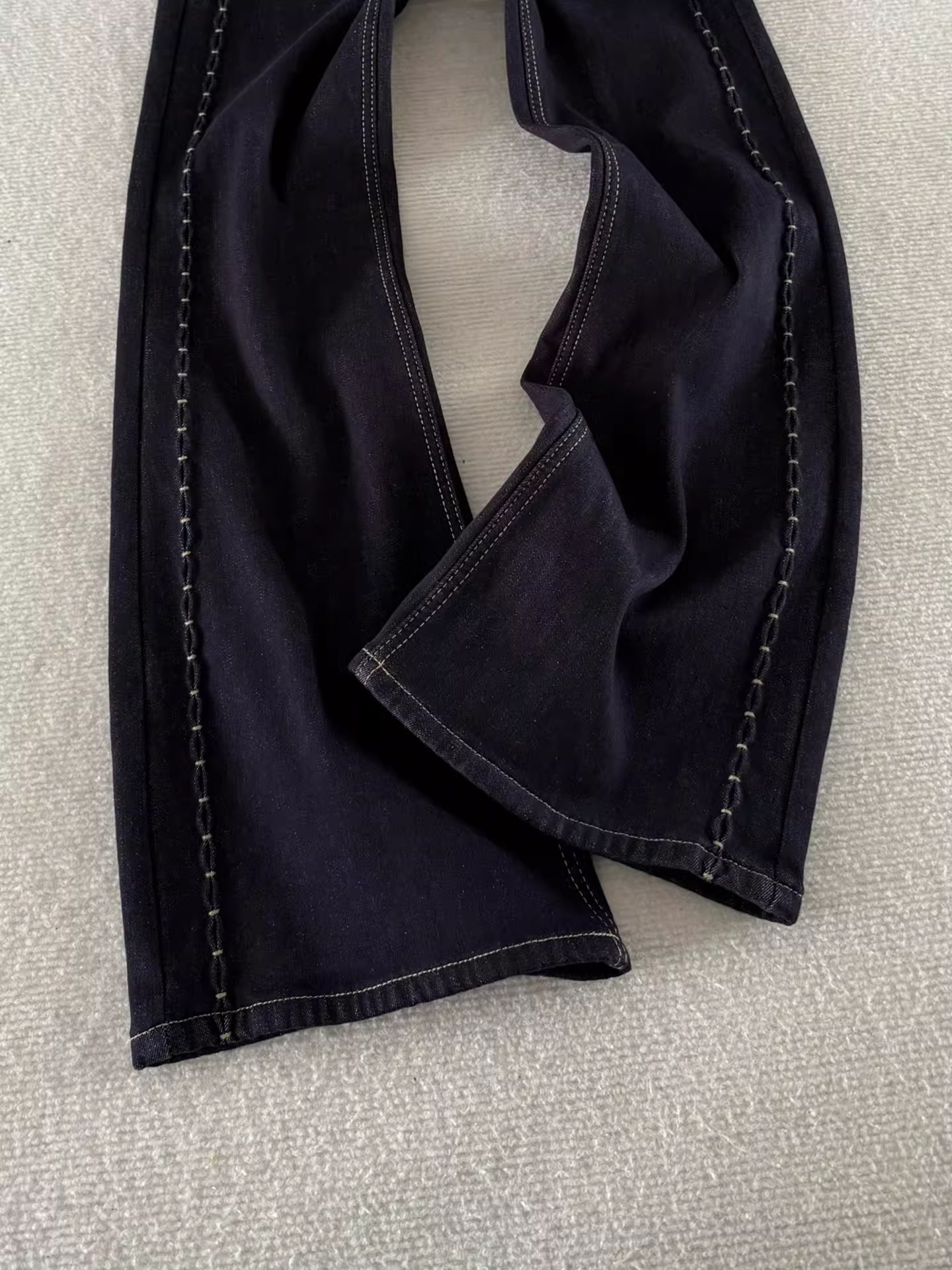 Quần jean ống loe dày lót lông cừu dành cho nữ, mùa thu đông, cỡ lớn, lưng cao, co giãn, thon gọn, không bó sát, quần ống chuông, dài đến sàn.