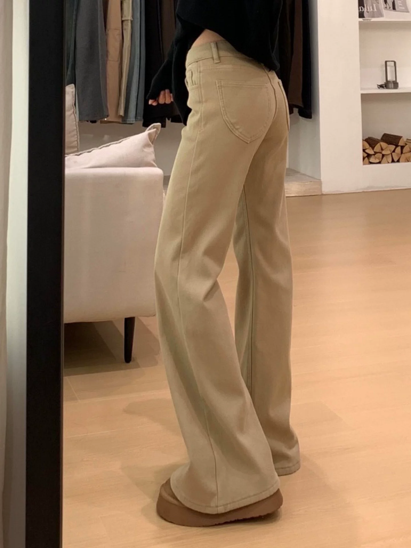 Quần jean kaki ống loe lót lông cừu dày dặn dành cho nữ, mùa đông 2025, size lớn, cạp cao, dáng suôn, che hông, quần ống chuông tôn dáng.