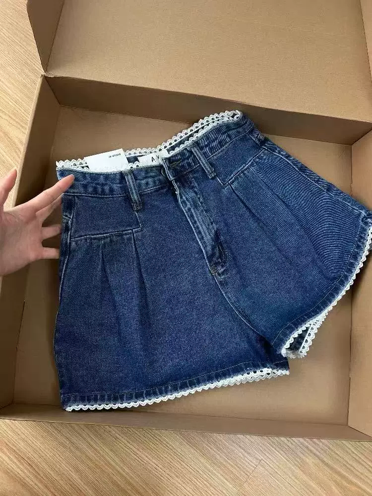 Quần short denim dáng chữ A viền ren, mùa hè 2025, size lớn, cạp cao, rộng rãi, tôn dáng, dành cho người có thân hình quả lê, quần ống rộng, kiểu hot pants