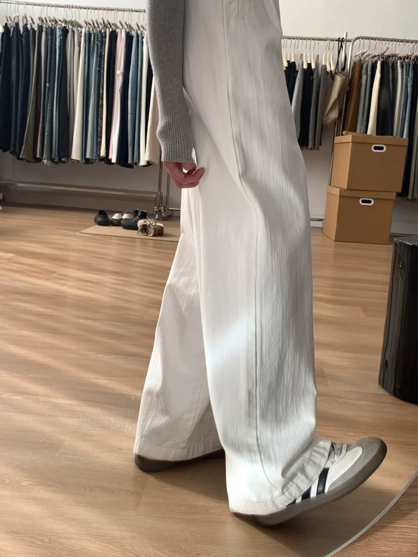 Quần ống rộng họa tiết trắng dành cho nữ, phong cách đầu thu, cỡ lớn, lưng cao, che hông, giảm béo, dáng quả lê, quần dài thường ngày