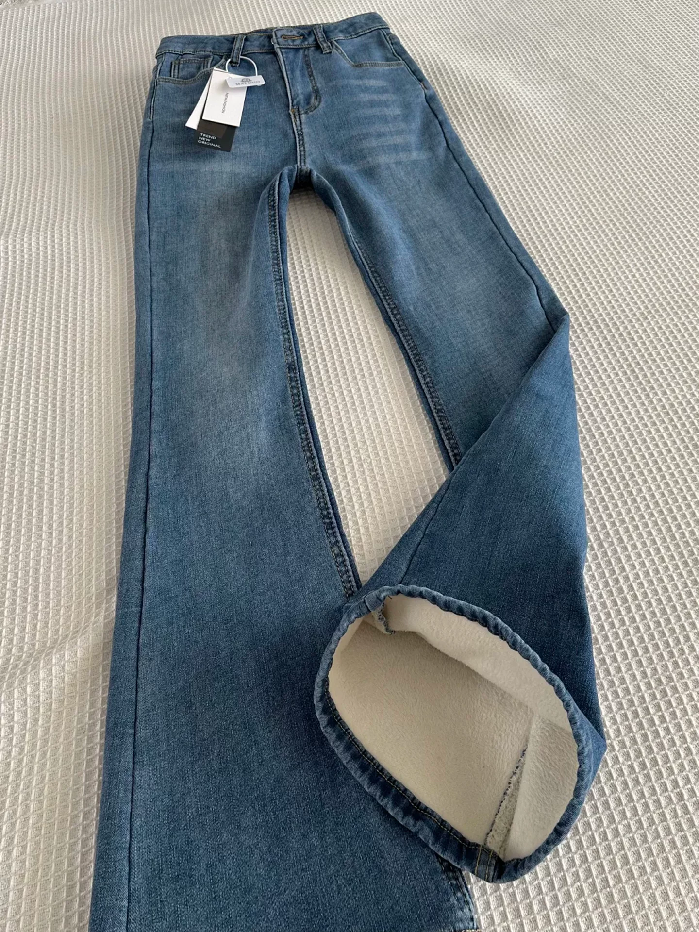 Quần jean ống loe dày lót lông màu xanh đậm dành cho nữ, mùa thu đông, cỡ lớn, lưng cao, co giãn, che hông, quần ống loe thon gọn.