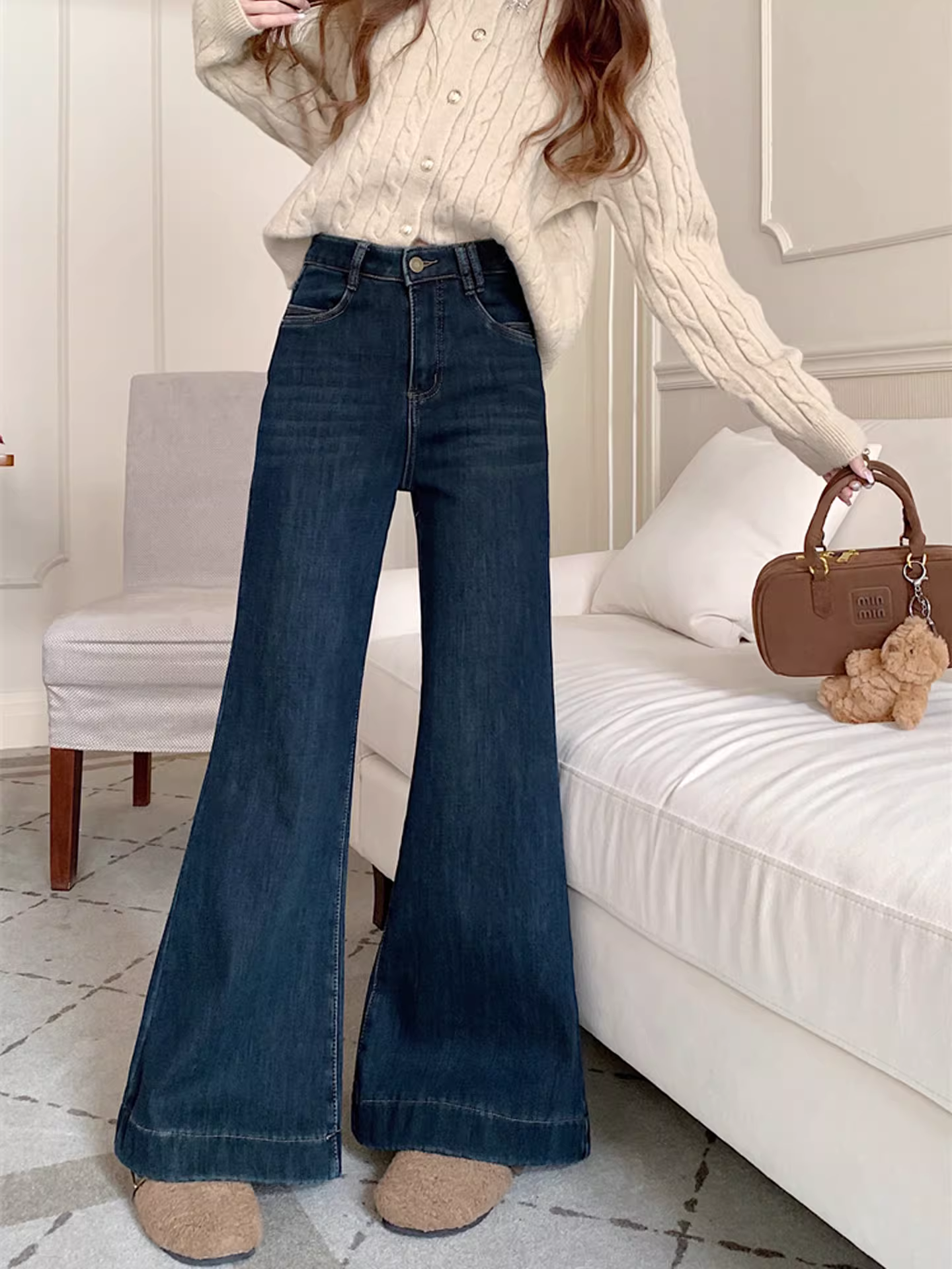 Quần jean xanh đậm dáng loe dành cho nữ, size lớn mùa đông, lót lông cừu, dày dặn, cạp cao, tôn dáng, mềm mại, dáng chuông, dài chạm sàn.