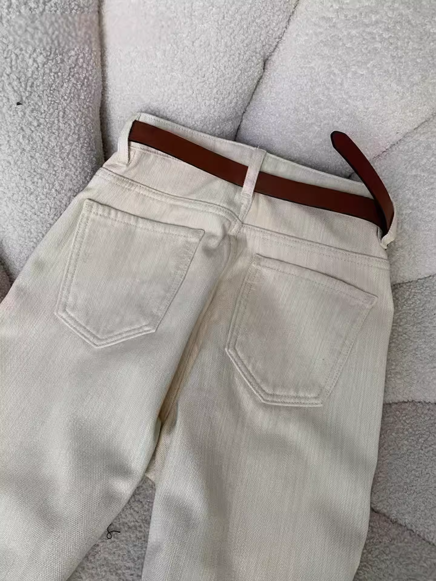 Quần jean ống đứng màu mơ dành cho nữ, mùa đông 2025, size lớn, lót lông cừu, dày dặn, cạp cao, rộng rãi, ôm dáng, quần dài ống rộng.