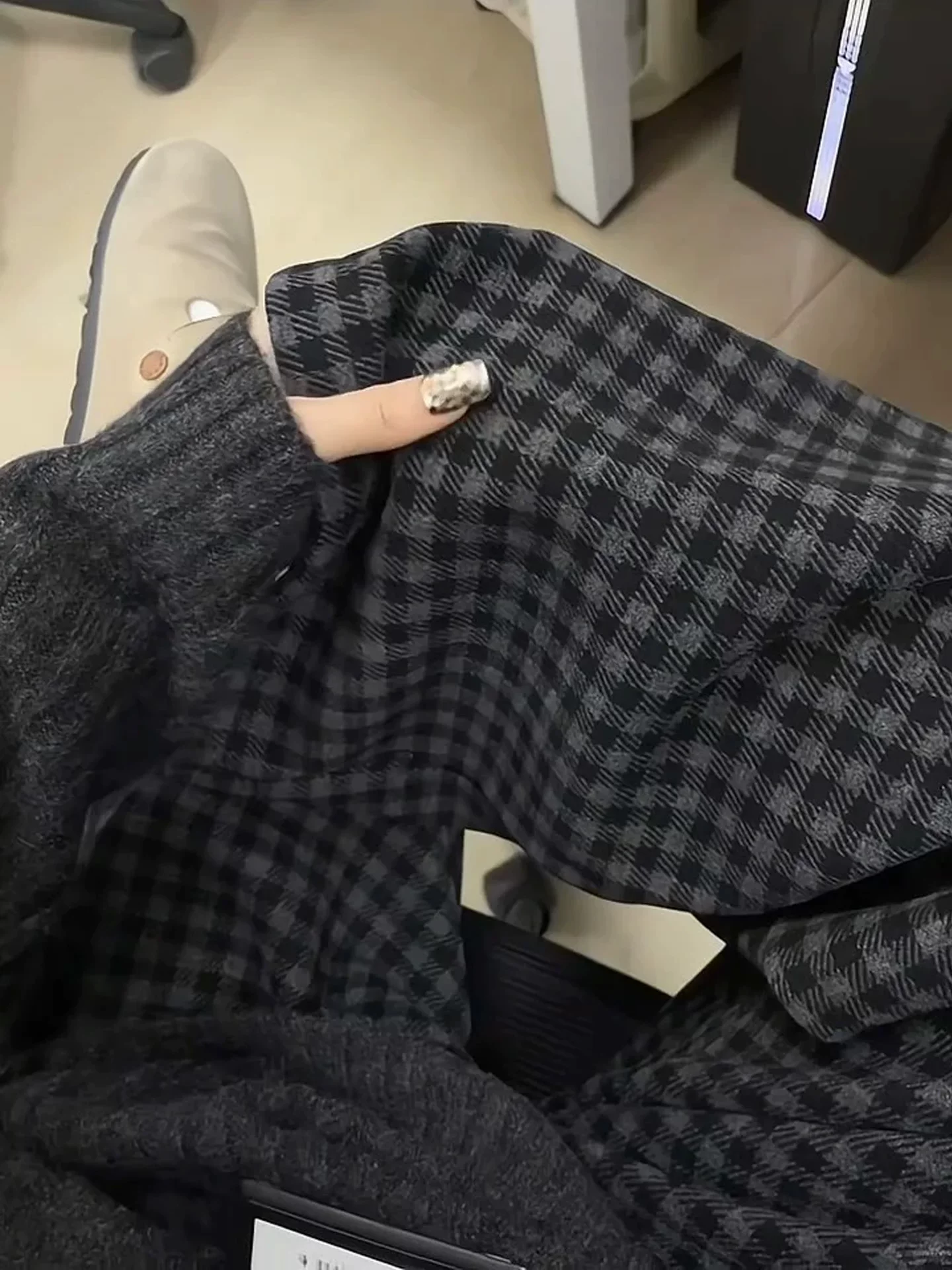 Quần ống rộng bằng len kẻ sọc dày lót lông cừu kiểu lười dành cho nữ, mùa thu đông, cỡ lớn, lưng cao, giảm béo, quần thường ngày mềm mại.