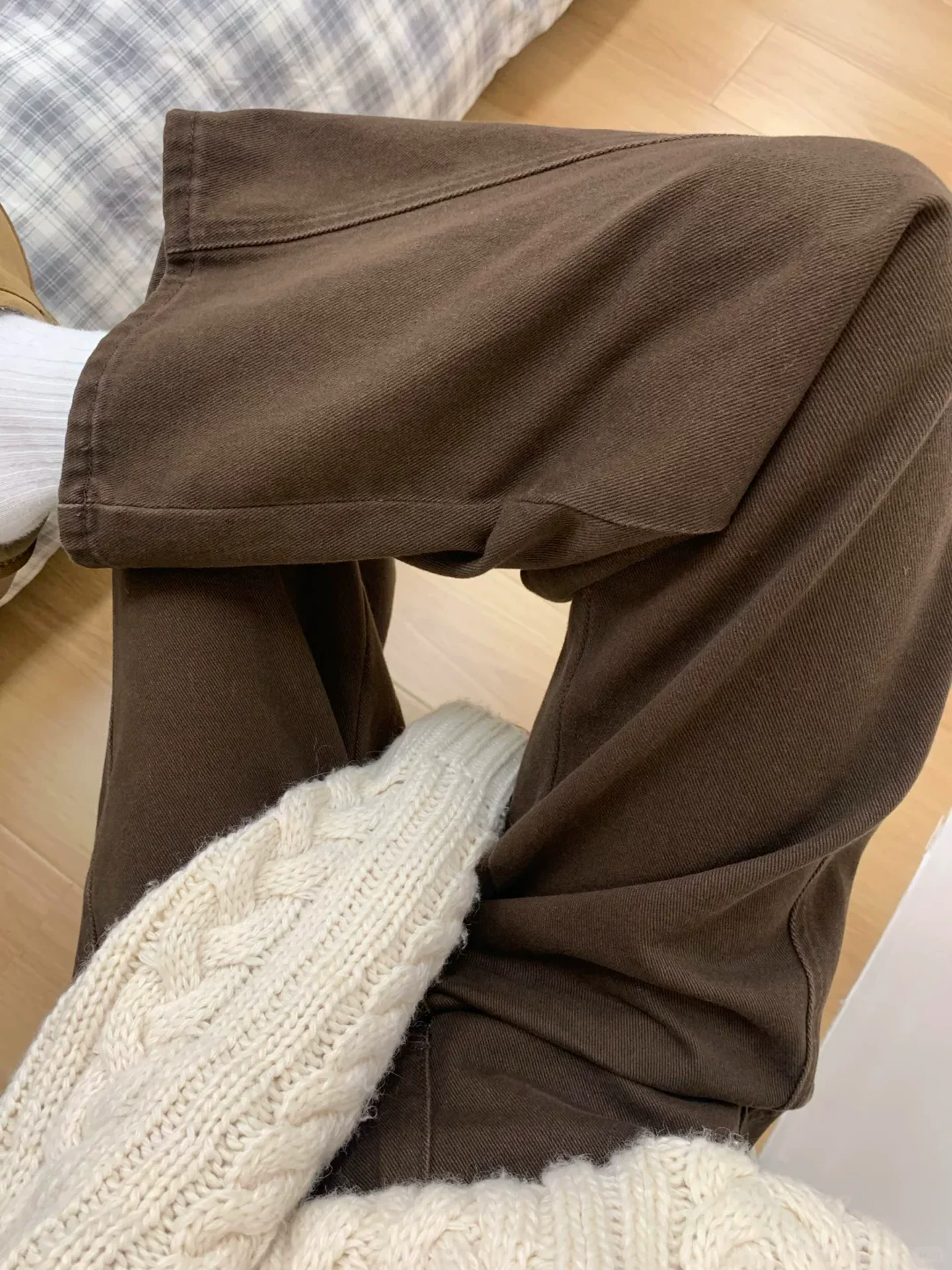 Quần jean viền cong màu nâu cà phê Melard dành cho nữ, cỡ lớn mùa thu, cạp cao, dáng rộng, suôn mềm, quần ống rộng giúp thon gọn.