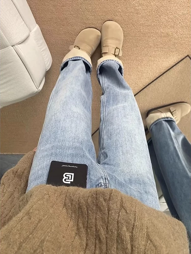 Quần jean ống đứng màu xanh nhạt dành cho nữ, mùa thu đông, cỡ lớn, lót lông cừu, dày dặn, lưng cao, dáng rộng, dáng suông, quần ống rộng hẹp.