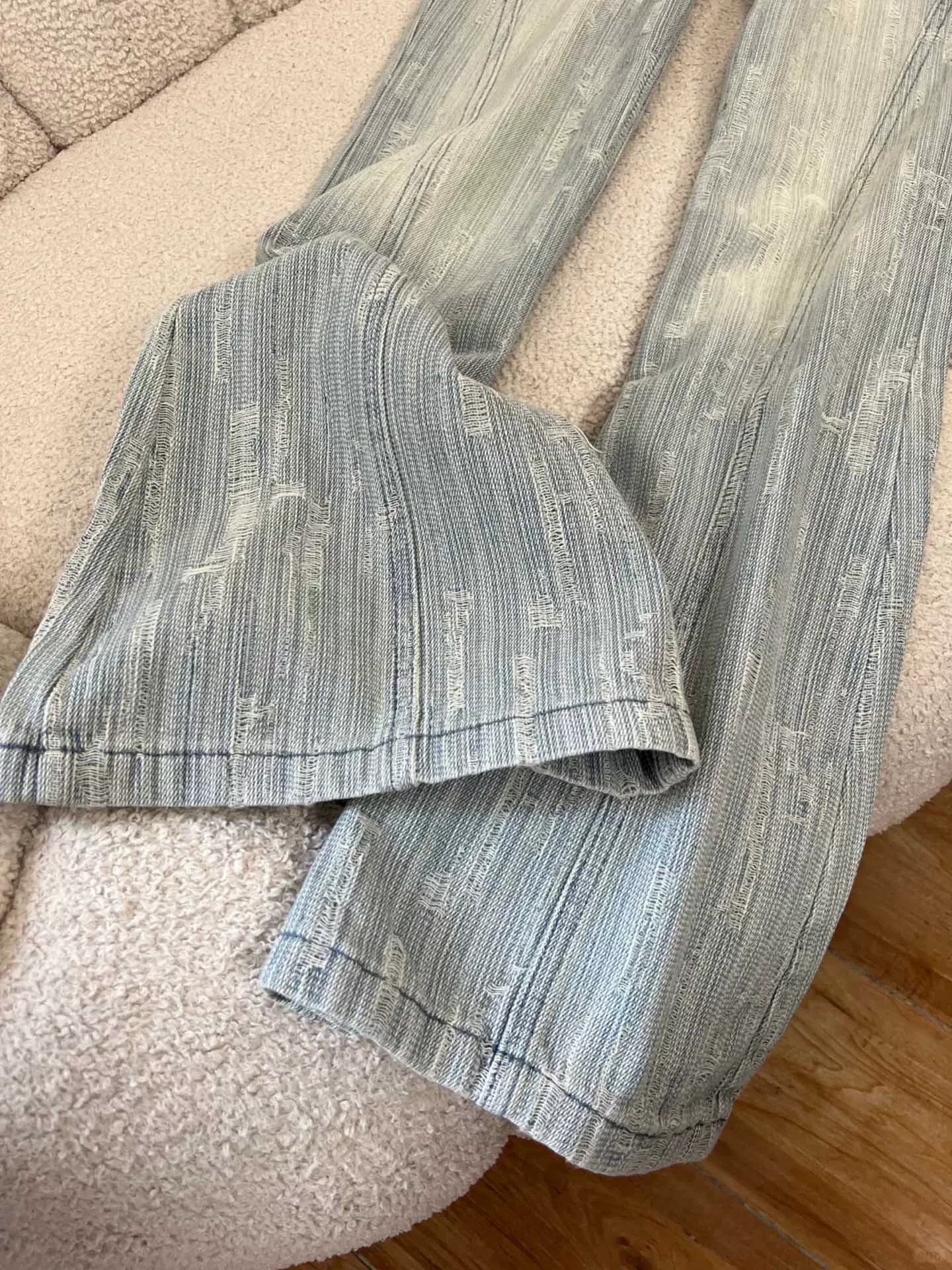 Quần jeans nữ ống loe, mùa hè 2025, kiểu dáng mỏng, size lớn, cạp cao, tôn dáng, không bó sát, quần ống chuông