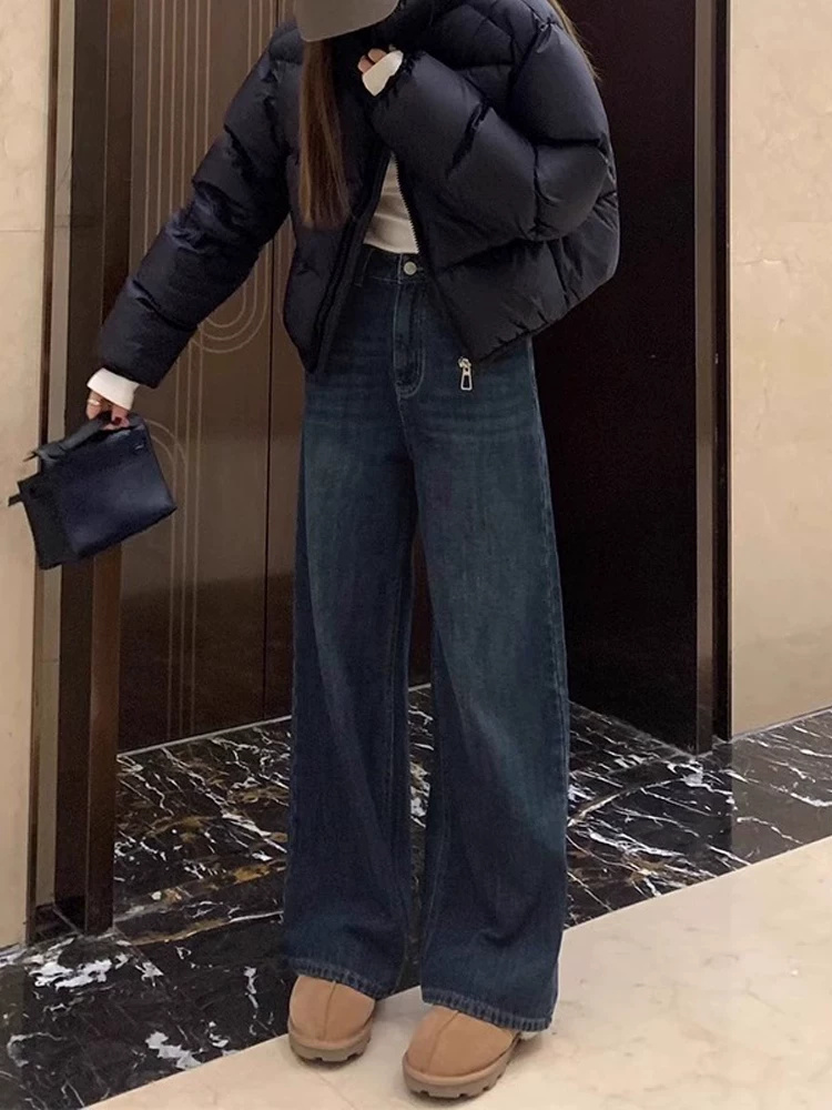 Quần jean nữ ống đứng màu xanh cổ điển, kiểu mới thu đông 2025, size lớn, cạp cao, che hông, tôn dáng, quần ống rộng ôm dáng.