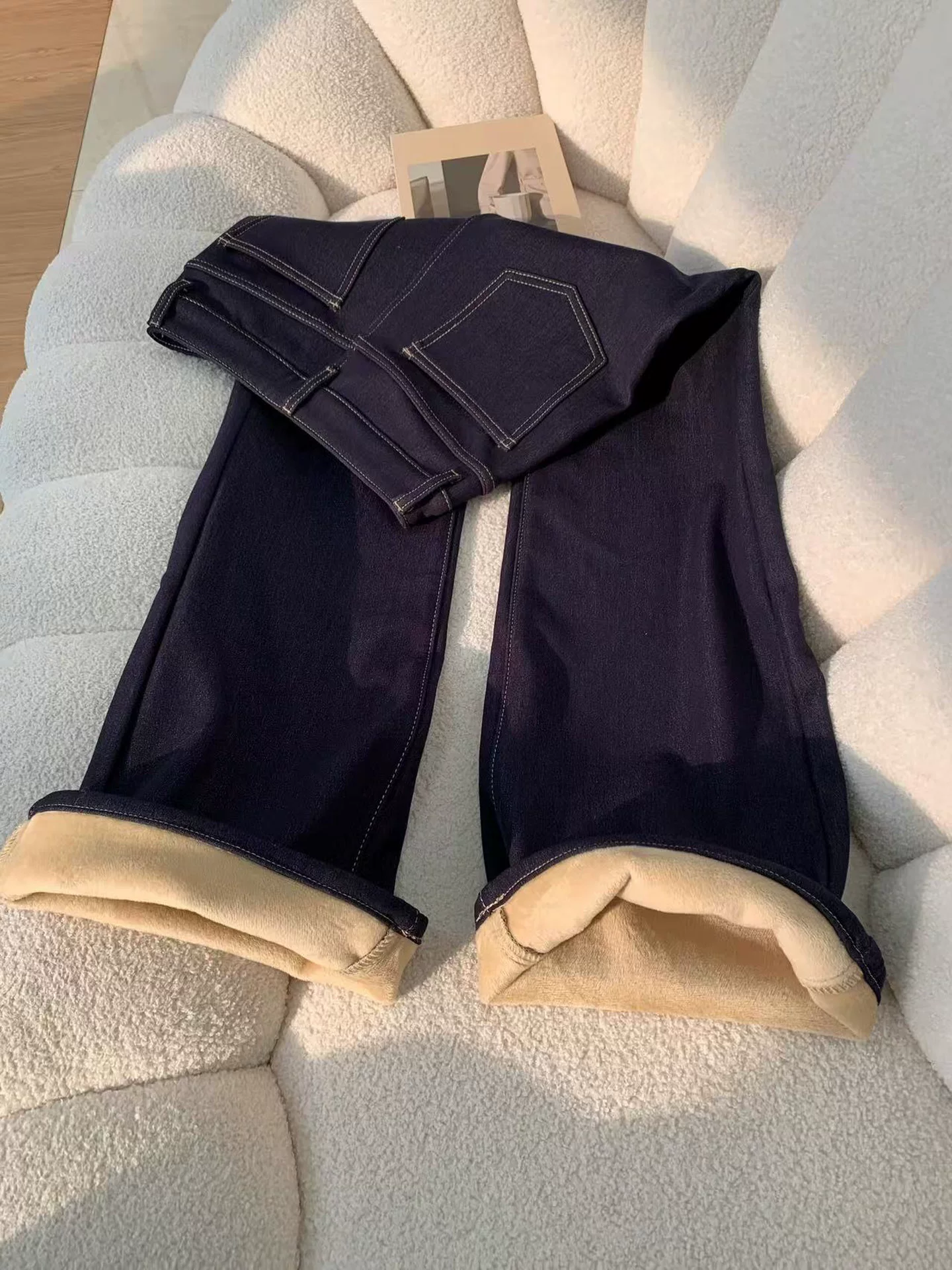 Quần jean ống loe lót lông màu xanh đậm dành cho nữ, mùa thu đông, cỡ lớn, lưng cao, dáng suôn, tôn dáng, không bó sát, quần ống chuông