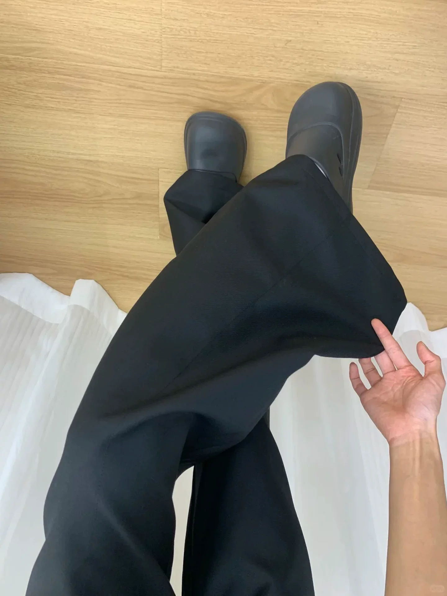 Quần âu đen ống rộng mùa thu sớm, size lớn, dành cho người mập, cạp cao, dáng rộng, chất liệu mềm mại, tôn dáng, dành cho người có thân hình quả lê, quần dài mặc thường ngày