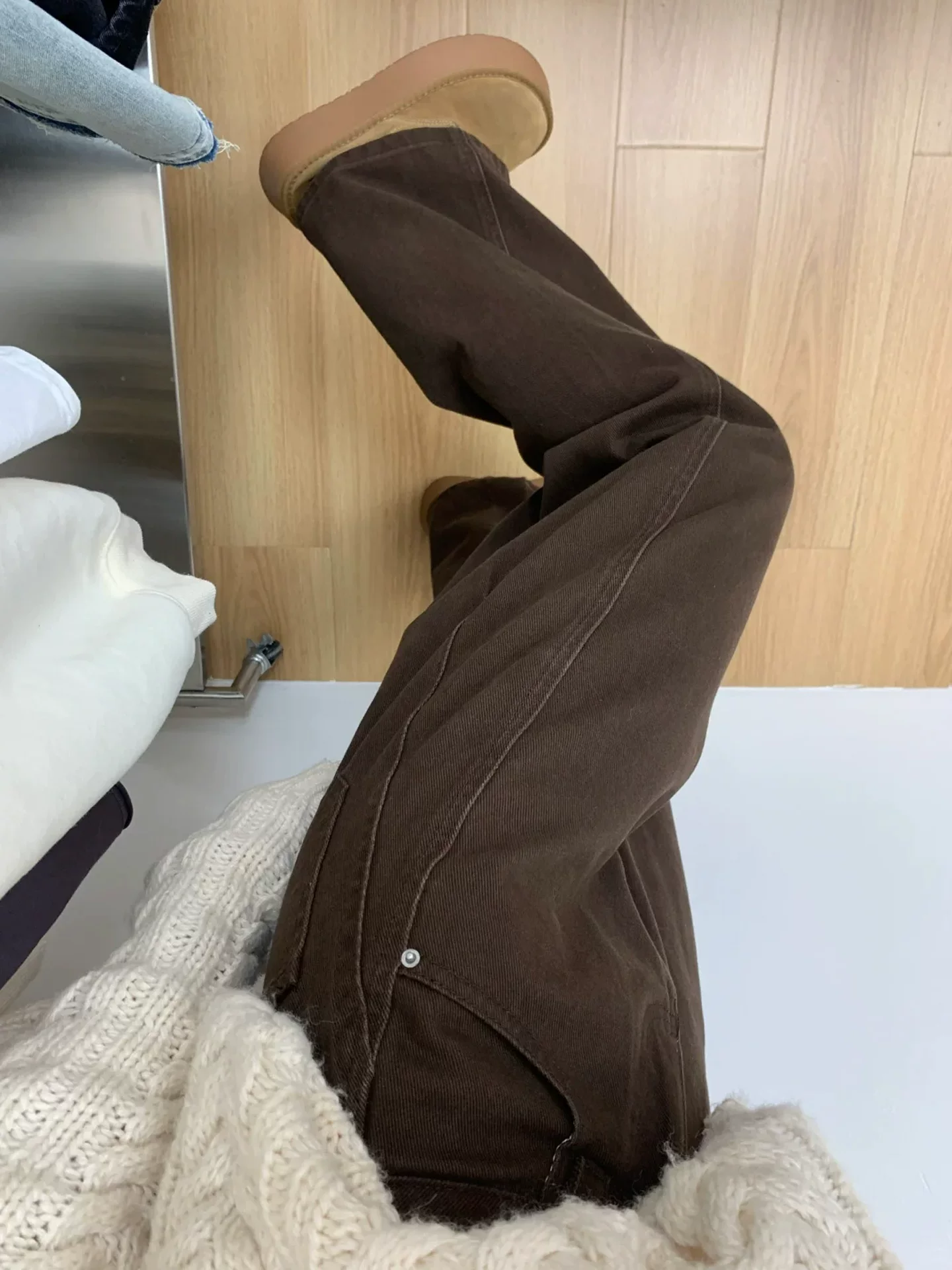 Quần jean viền cong màu nâu cà phê Melard dành cho nữ, cỡ lớn mùa thu, cạp cao, dáng rộng, suôn mềm, quần ống rộng giúp thon gọn.