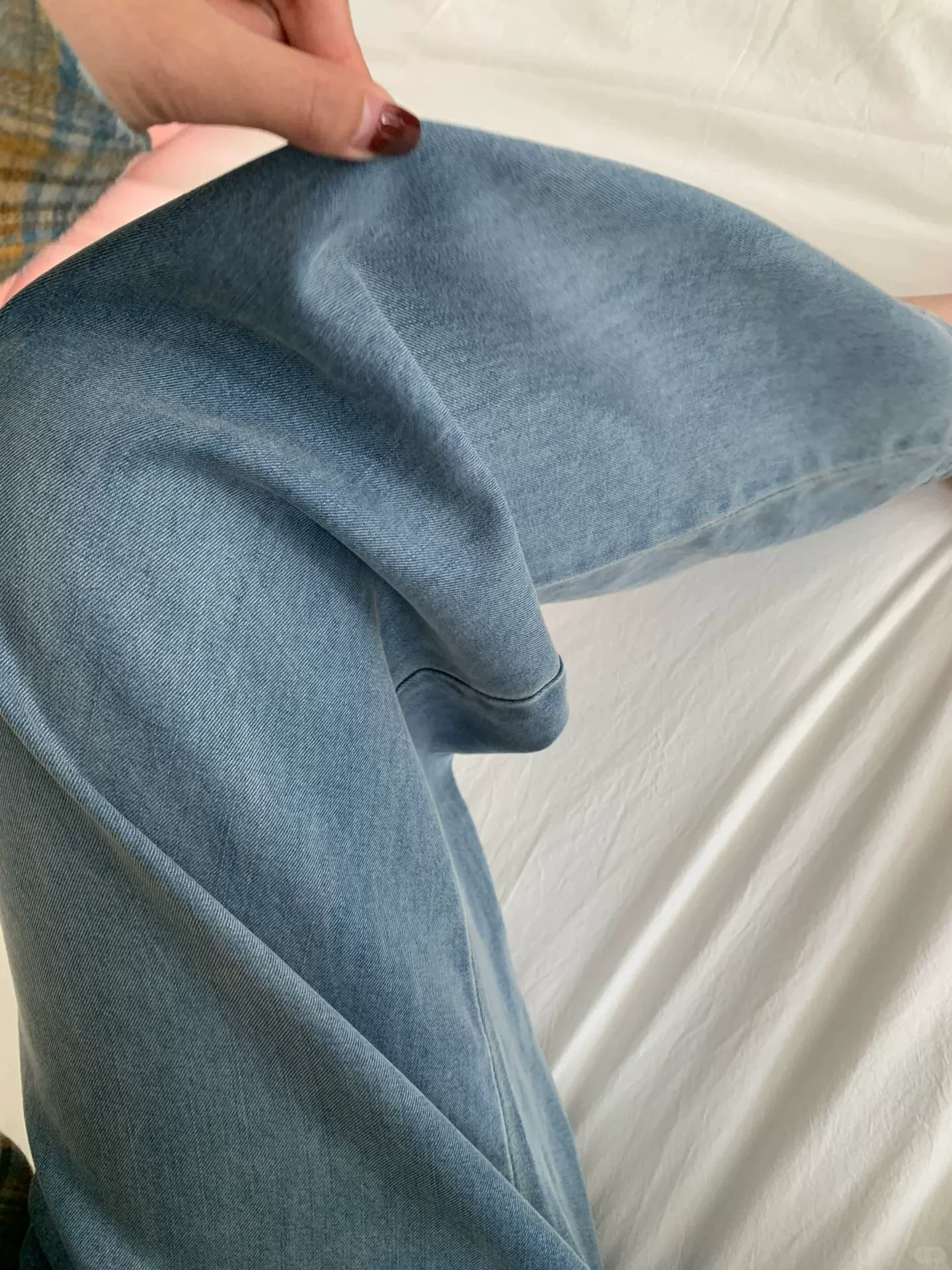 Quần jean thẳng Tencel nữ, hè 2025, kiểu dáng mỏng, size lớn, dáng nhỏ nhắn, cạp cao, tôn dáng, chất liệu lụa đá mềm mại