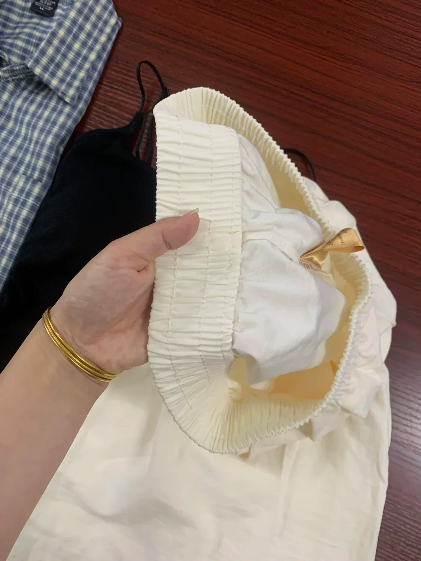 Quần màu trắng chất liệu sữa dành cho nữ, kiểu dáng mỏng mùa hè, cỡ lớn, cạp cao, mềm mại, tôn dáng, quần ống rộng chất liệu lụa đá, mặc thường ngày.