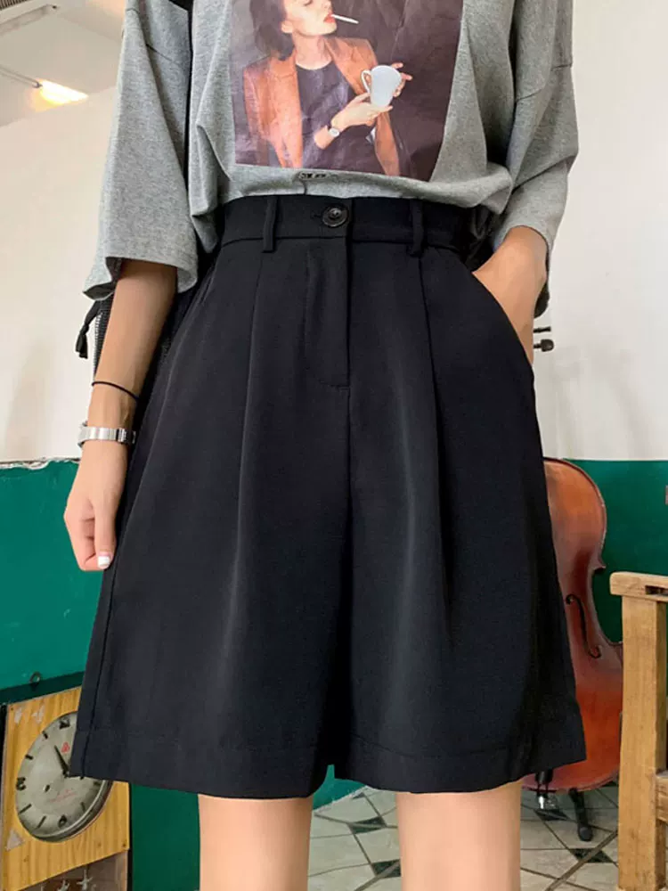 Quần short dáng rộng màu đen cao cấp, chất liệu mỏng nhẹ mùa hè, kiểu dáng ôm dáng quả lê, dành cho nữ, size lớn, che hông, giúp thon gọn.