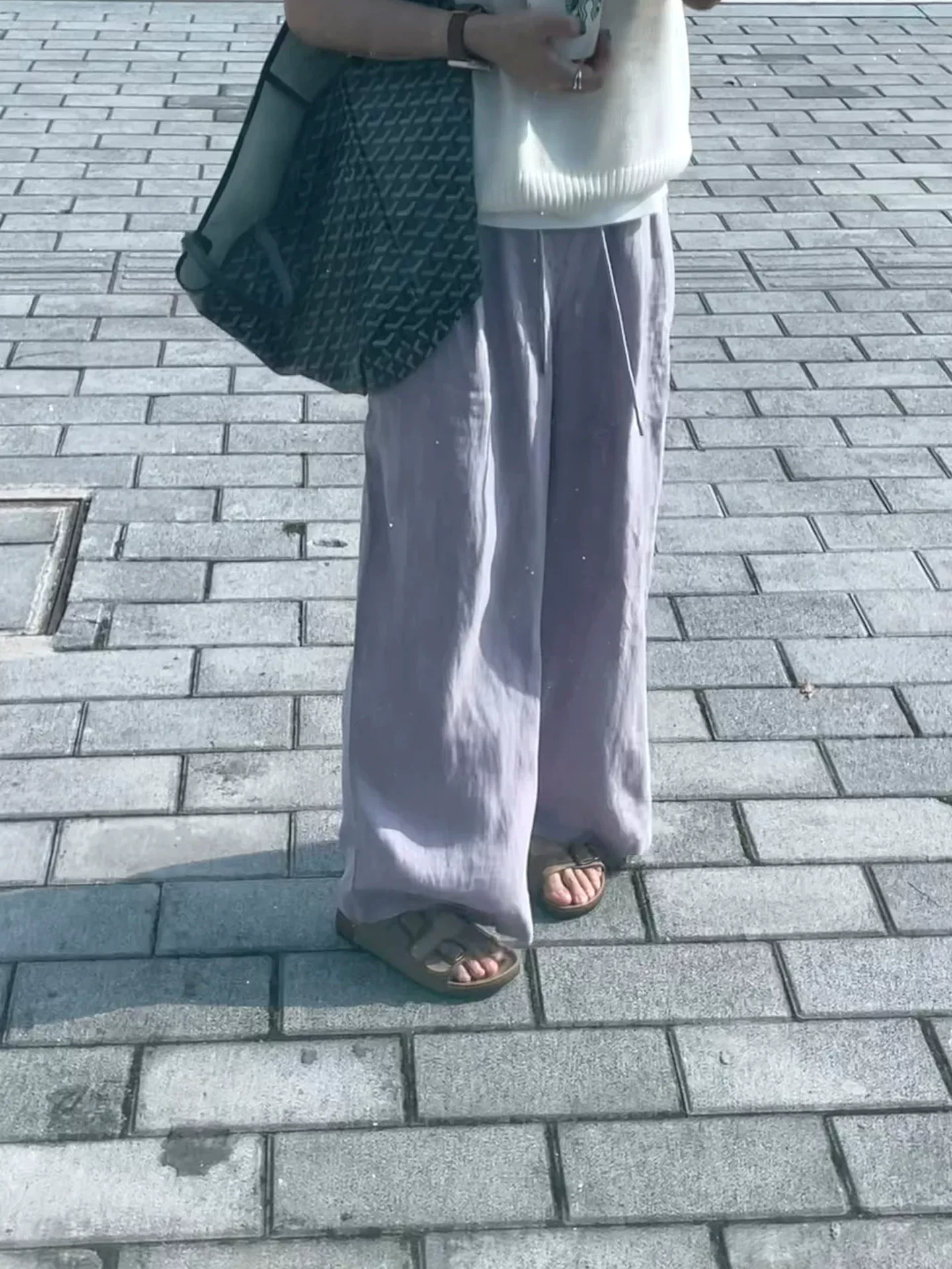 Quần vải lanh màu hồng tím dành cho nữ, kiểu mới hè 2025, size lớn, cạp cao, chất liệu mềm mại, tôn dáng, quần ống rộng chất liệu lụa đá.