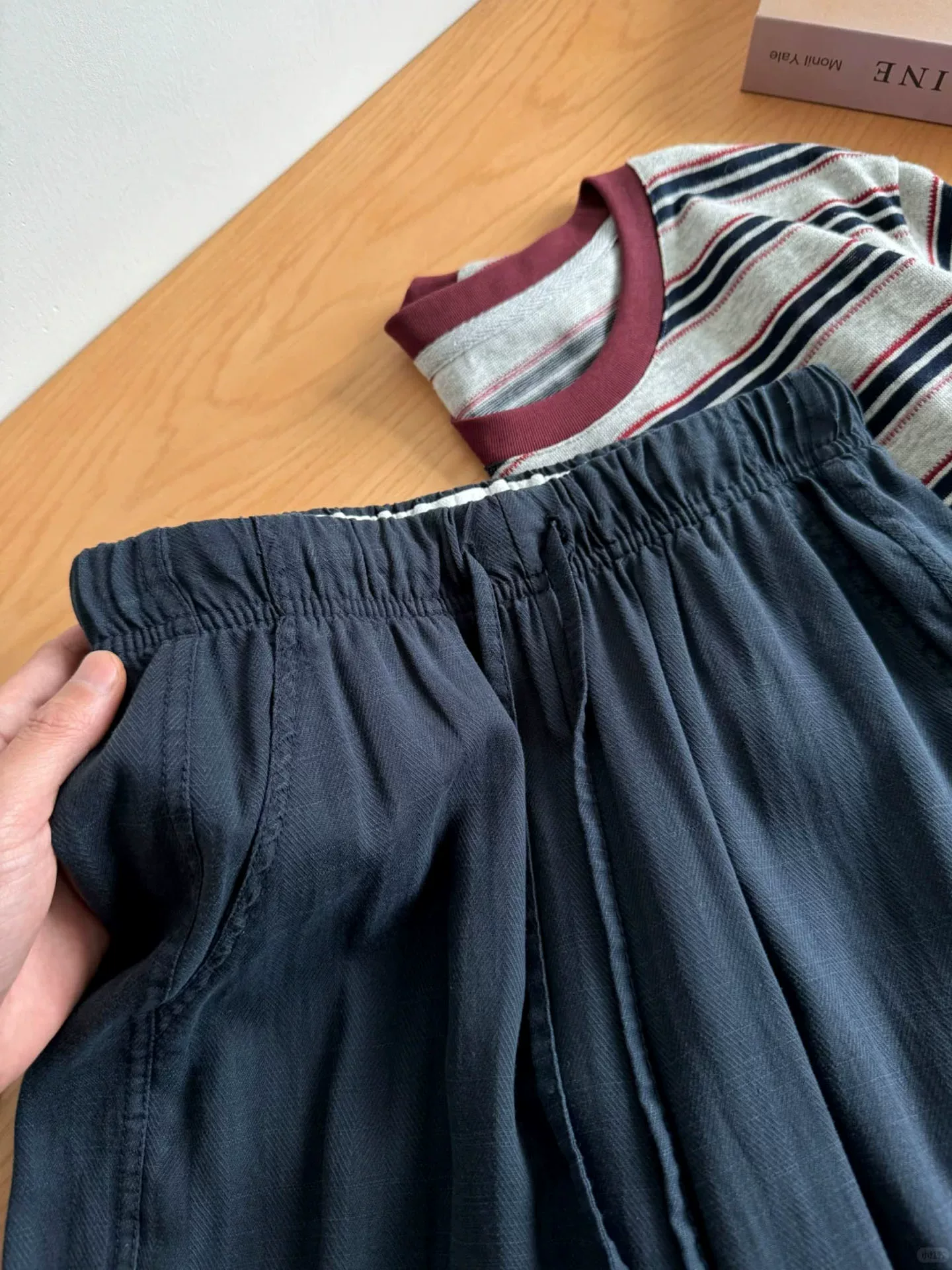 Quần vải lanh Tencel màu xanh hải quân dành cho nữ, kiểu dáng mỏng mùa hè, cỡ lớn, lưng cao, dáng rộng, quần ống rộng bằng vải lụa băng giúp thon gọn.