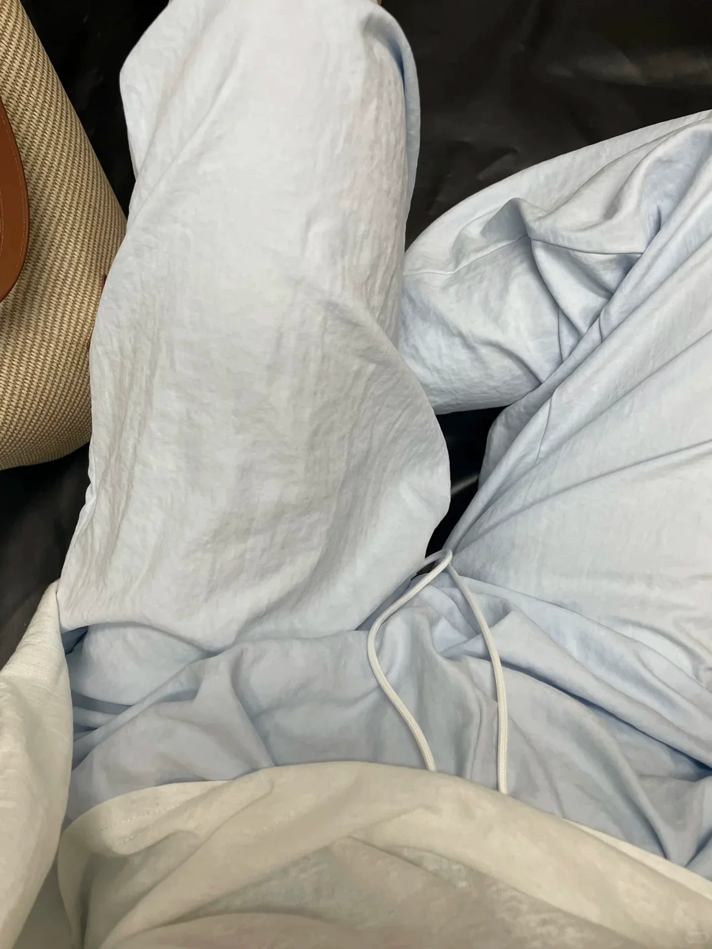 Quần âu nữ chất liệu xanh, kiểu dáng mùa hè mỏng nhẹ, size lớn, cạp cao, dáng suôn, tôn dáng, quần ống rộng chất liệu lụa đá.