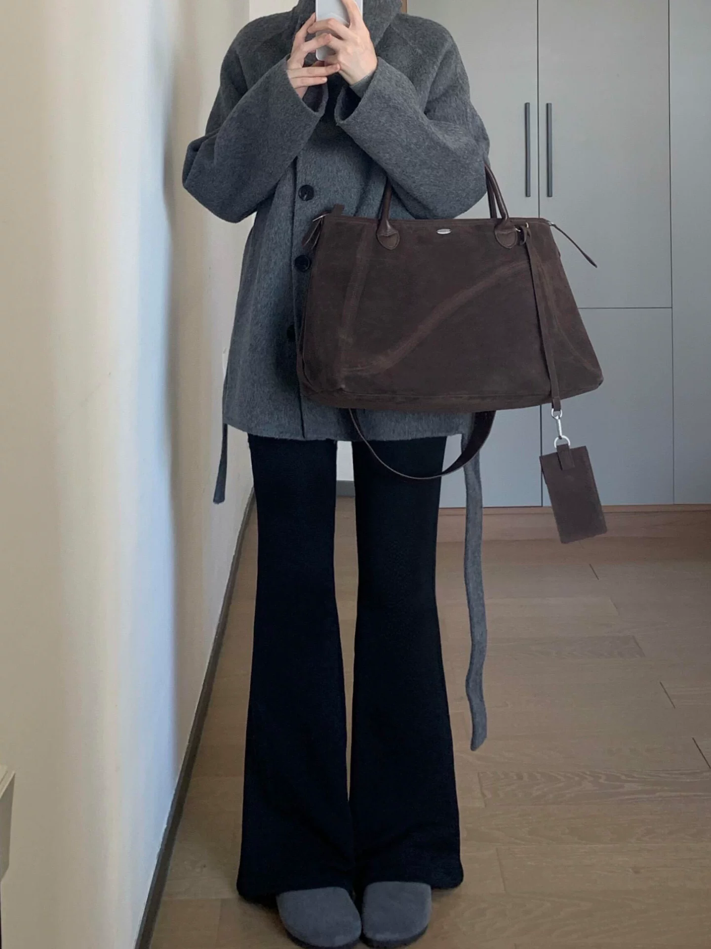 Quần jean ống loe co giãn lưng cao màu đen dành cho nữ, mùa thu đông, lót lông cừu, cỡ lớn, ôm vừa vặn, không bó sát, kiểu quần móng ngựa