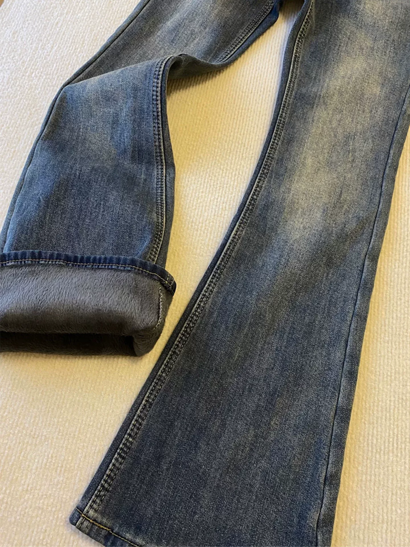 Quần jean xòe màu xanh cổ điển dành cho nữ, mùa thu đông, cỡ lớn, lót lông cừu, dày dặn, cạp cao, tôn dáng, co giãn, quần ống loe che hông.