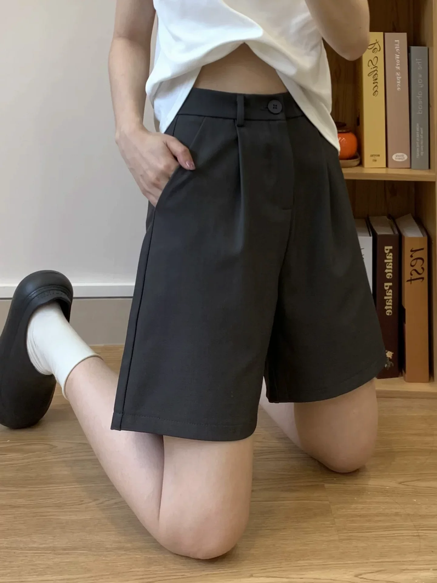 Quần short kiểu thường dành cho nữ, kiểu dáng mỏng mùa hè, cỡ lớn, lưng cao, rộng rãi, che hông, tôn dáng, quần dài rộng ống năm phần.