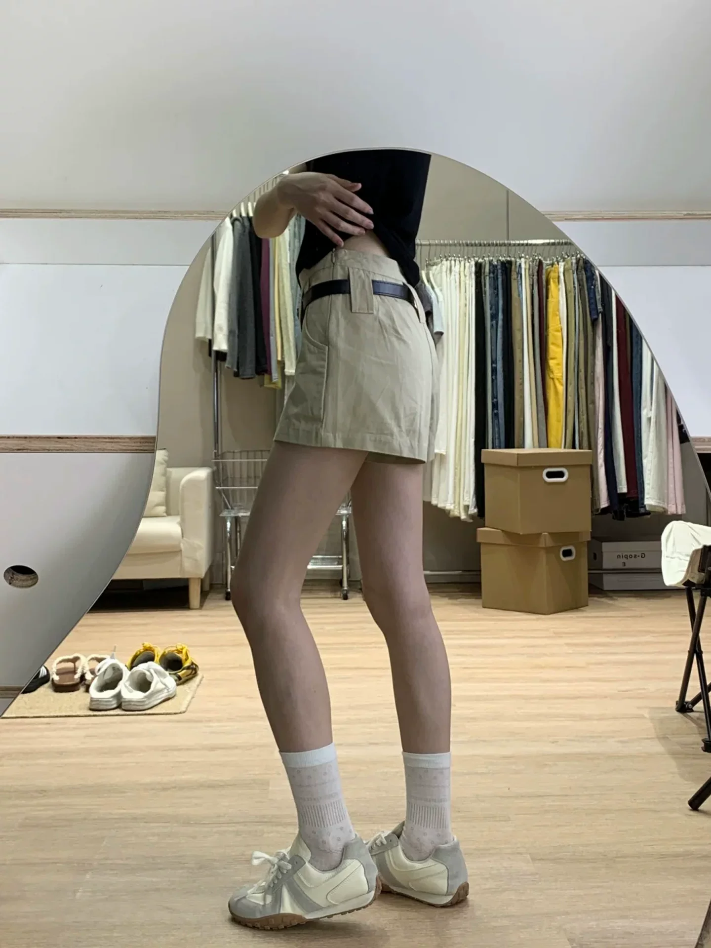 Váy công sở màu kaki dành cho nữ thiết kế mùa hè 2025, kiểu dáng plus size, cạp cao, tôn dáng, kiểu dáng chữ A, quần váy ngắn