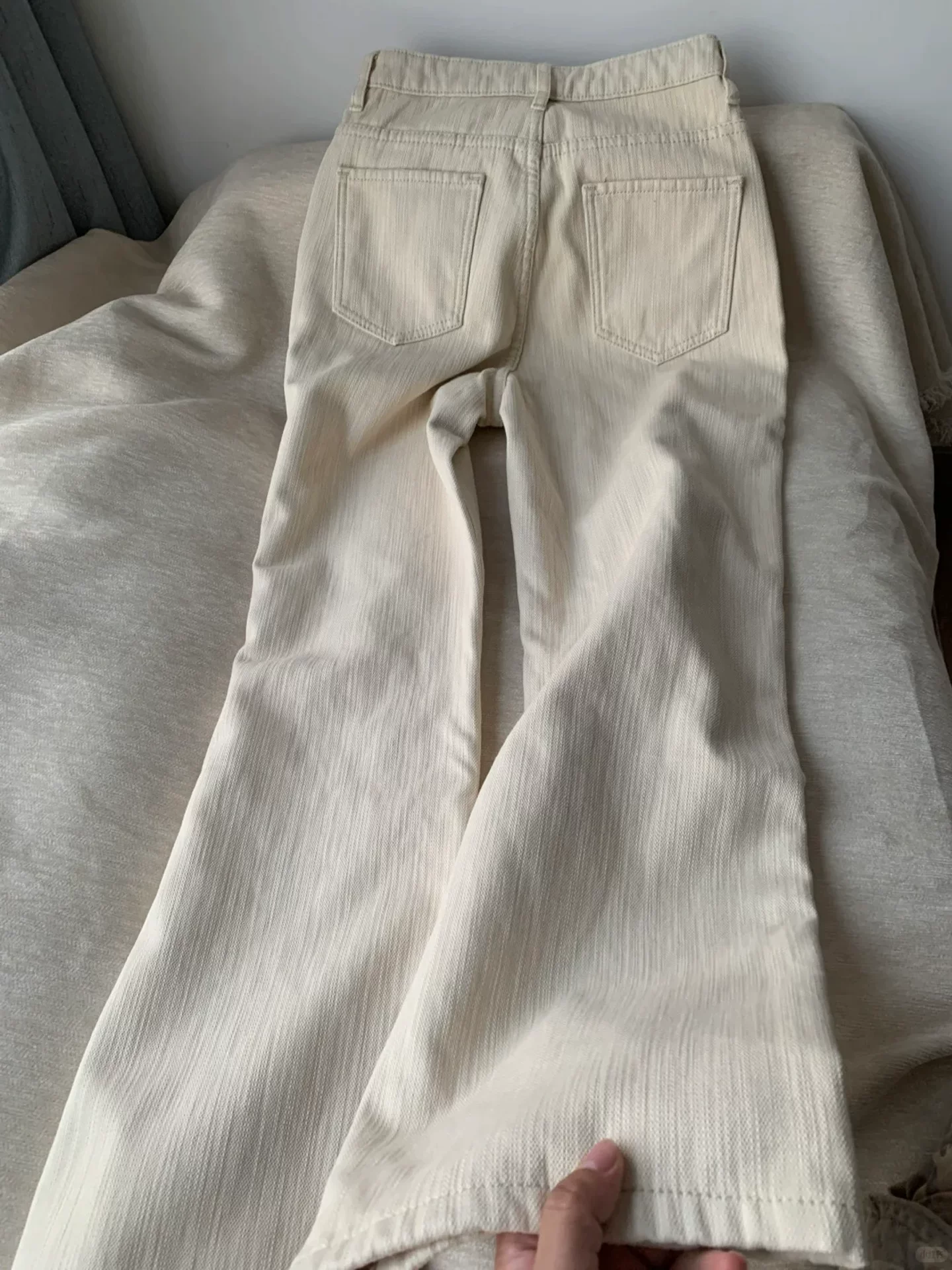 Quần jean ống đứng màu be dành cho nữ, mùa thu đông, lót lông cừu, dày, cỡ lớn, lưng cao, rộng, mềm mại, tôn dáng, quần ống rộng.