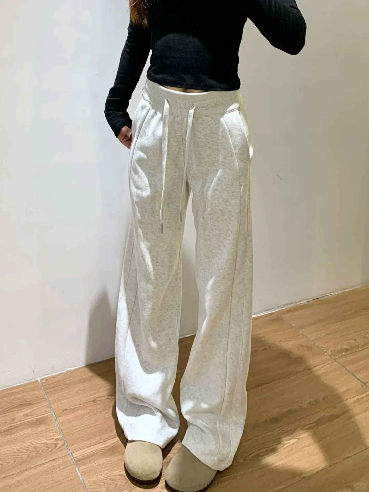 Quần thể thao màu xám carbon dành cho nữ, mùa thu đông, cỡ lớn, cạp cao, quần ống rộng dáng thẳng, quần dài dáng rộng, thoải mái.